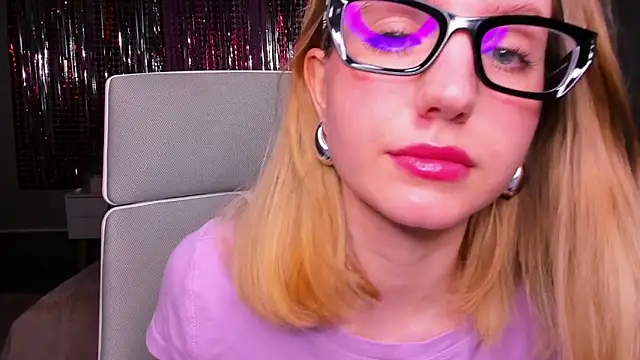 MadelineS69 online show from 22, 3, 2025