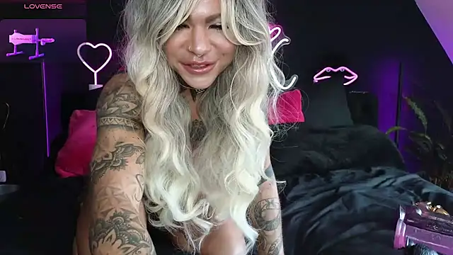 Divina X  online show from 8, 3, 2025