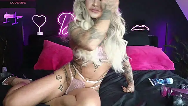 Divina X  online show from 25, 2, 2025