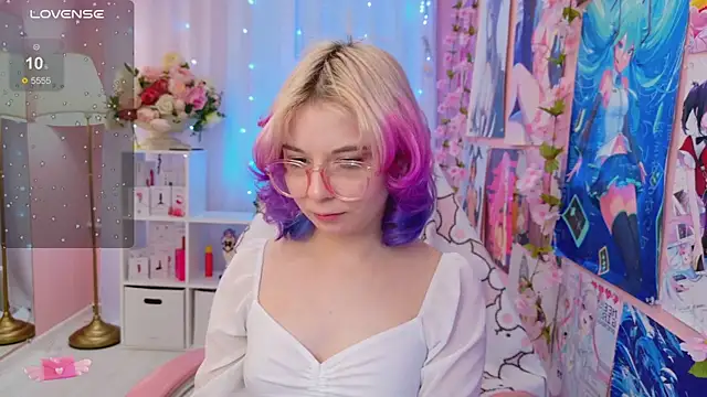 Snapshot of Coconut_Mia chatting on 17, 11, 2025 Coconut Mia online show from 17, 11, 2025