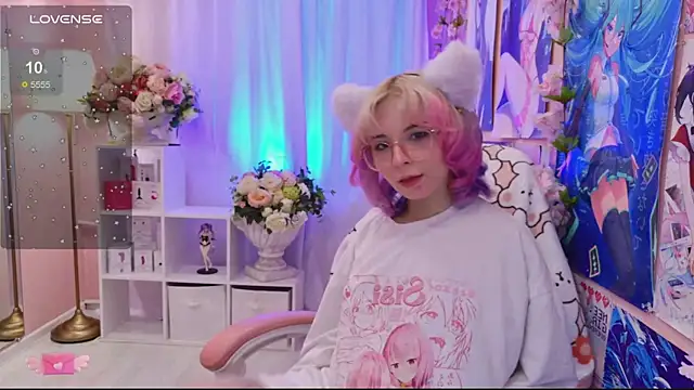 Snapshot of Coconut_Mia chatting on 3, 10, 2025 Coconut Mia online show from 3, 10, 2025