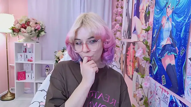 Snapshot of Coconut_Mia chatting on 9, 10, 2025 Coconut Mia online show from 9, 10, 2025