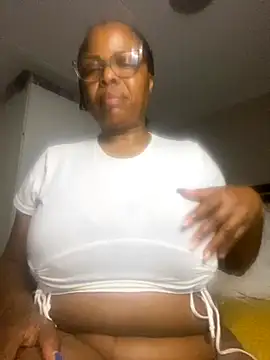 Nomthie online show from 16, 9, 2025