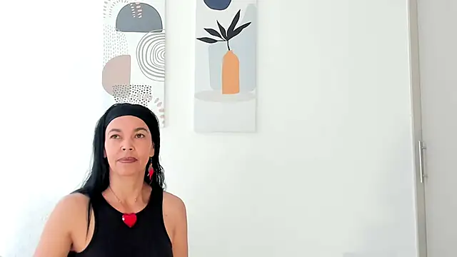 Evawalker  online show from 18, 10, 2025