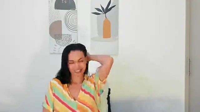 Evawalker  online show from 4, 12, 2025