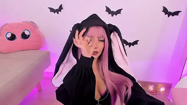 misspaulinaa online show from 18, 10, 2025