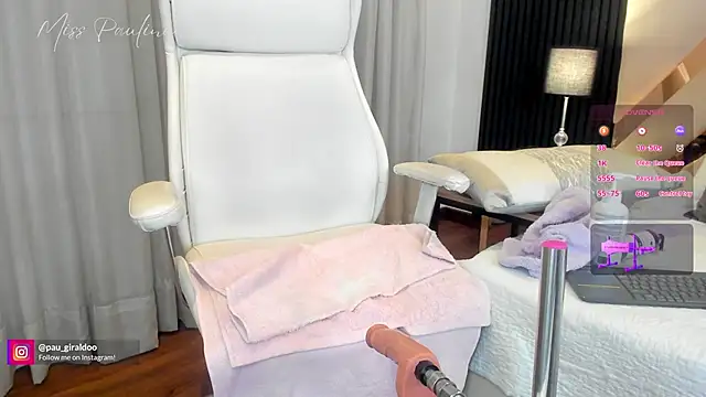 misspaulinaa online show from 27, 2, 2025