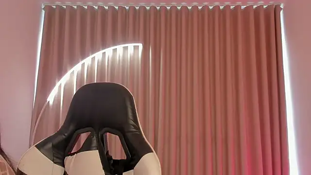 SavannahWildee online show from 8, 10, 2025