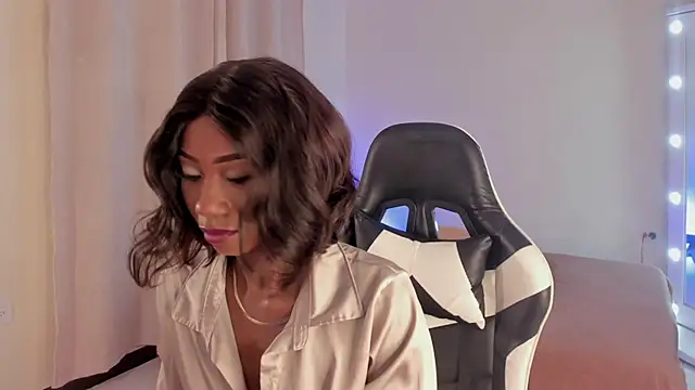 SavannahWildee online show from 24, 2, 2025