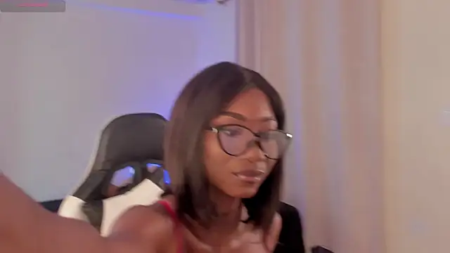 SavannahWildee online show from 1, 2, 2025