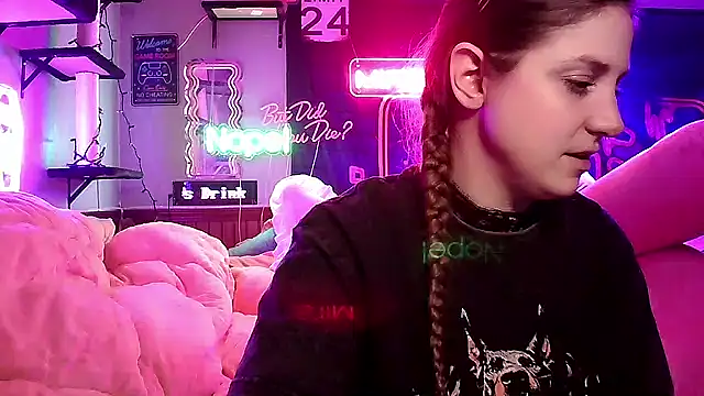 mirannacult online show from 3, 3, 2025