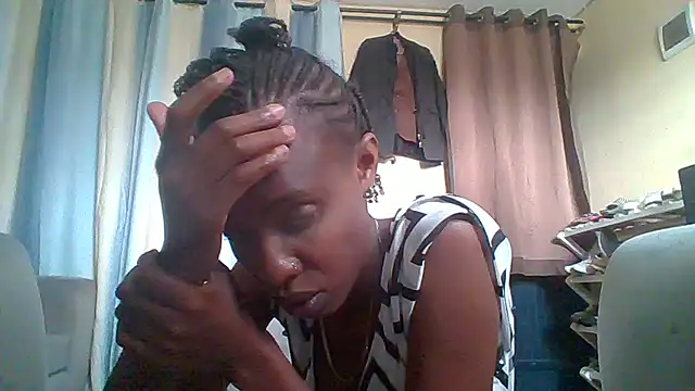 Snapshot of likys123 chatting on 1, 11, 2025 likys123 online show from 1, 11, 2025