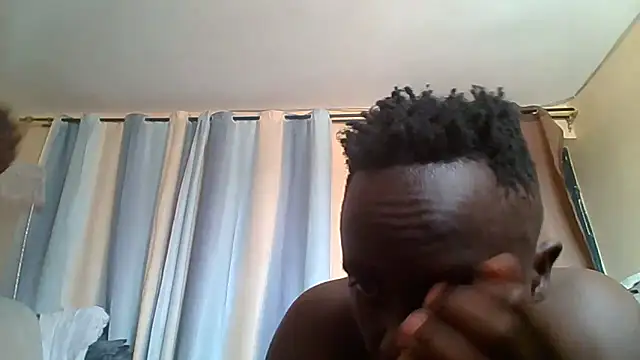 Snapshot of likys123 chatting on 16, 11, 2025 likys123 online show from 16, 11, 2025