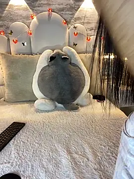  MadiLee  online show from 6, 2, 2026