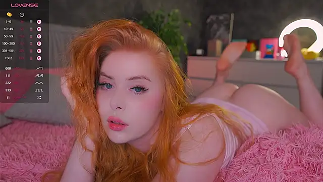 RedHotVixen0 online show from 4, 11, 2025