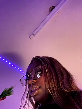 LillShayy online show from 18, 12, 2025