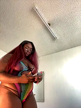 Snapshot of LillShayy chatting on 8, 10, 2025 LillShayy online show from 8, 10, 2025