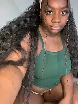 Snapshot of LillShayy chatting on 20, 12, 2024 LillShayy online show from 20, 12, 2024