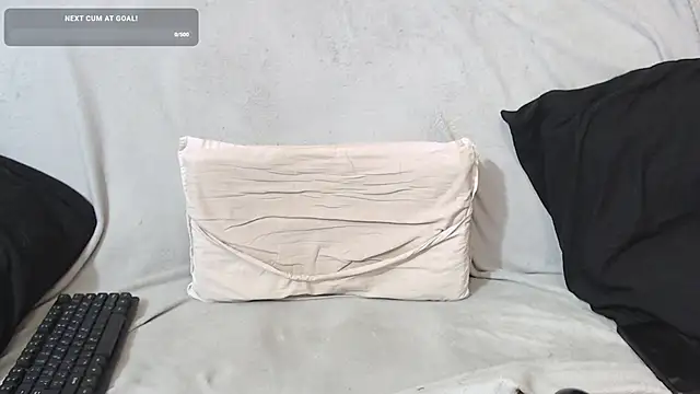 Snapshot of qustci-couple chatting on 9, 3, 2025 qustci-couple online show from 9, 3, 2025