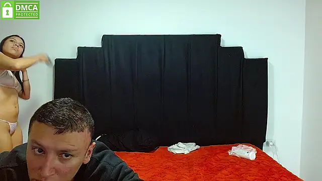 Hot-Couple--18 online show from 5, 1, 2025