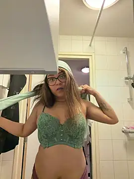 Snapshot of BaddieMelanie chatting on 20, 5, 2026 BaddieMelanie online show from 20, 5, 2026