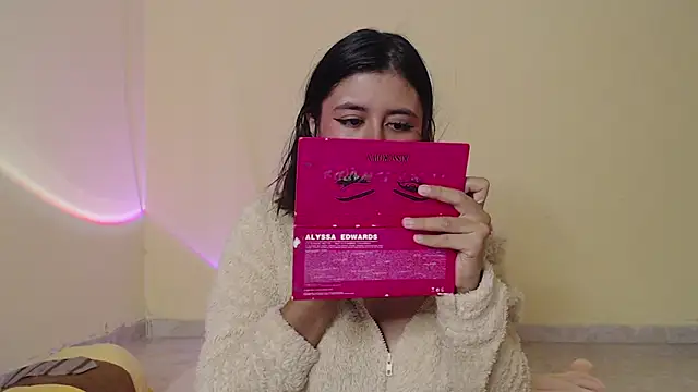  maiahairy  online show from 25, 2, 2025