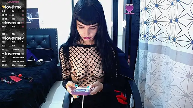 charllotee dark online show from 30, 9, 2025