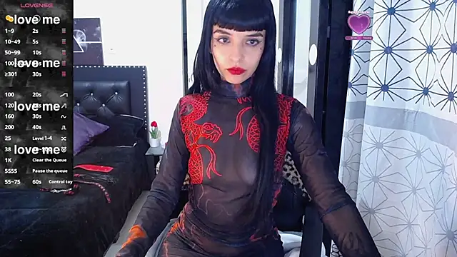 charllotee dark online show from 7, 10, 2025