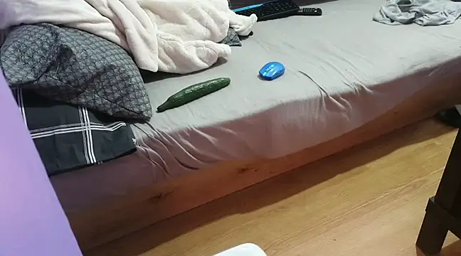 eblata04 online show from 4, 3, 2025