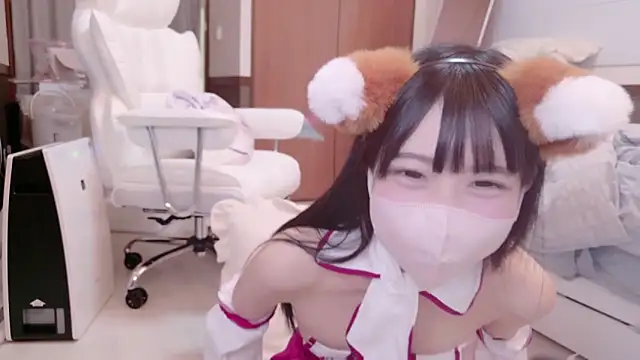 YUNOCHI nyanko online show from 2, 1, 2025