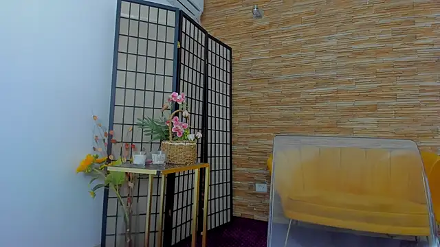 AishaRouhi online show from 10, 9, 2025