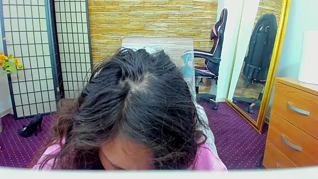 AishaRouhi online show from 21, 12, 2025