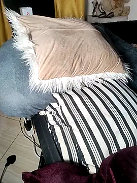 Hugemassivebootie online show from 1, 12, 2025