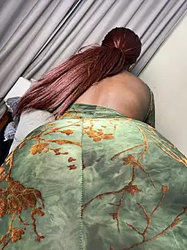 Hugemassivebootie online show from 23, 6, 2026