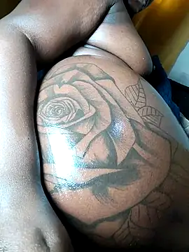 Hugemassivebootie online show from 29, 9, 2025