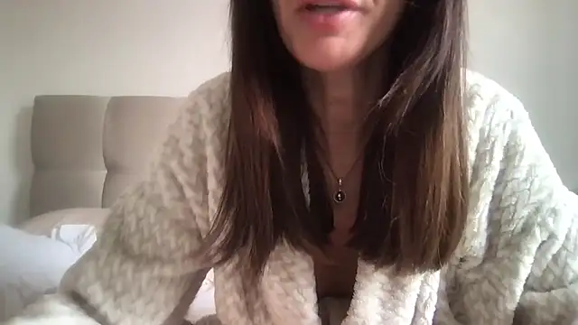 paolajonez online show from 2, 10, 2025