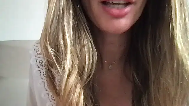 paolajonez online show from 30, 1, 2025