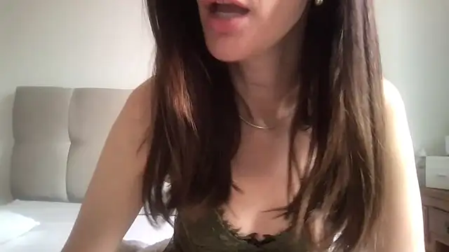 paolajonez online show from 13, 10, 2025