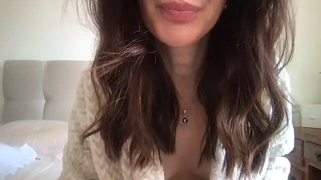 paolajonez online show from 5, 10, 2025