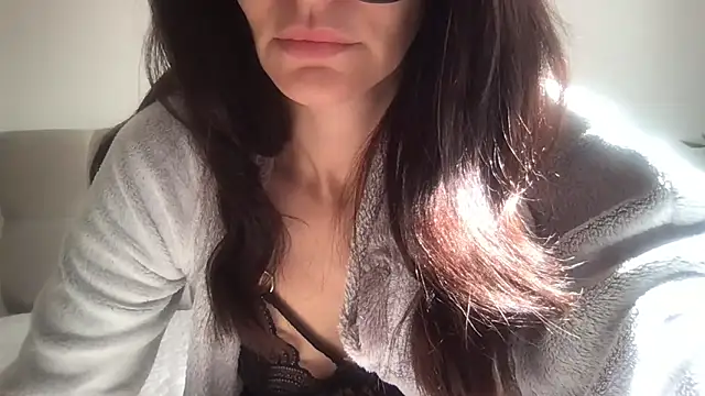 paolajonez online show from 5, 6, 2026