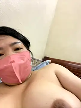 Snapshot of Hachi_Sweetbabie_ chatting on 8, 10, 2025 Hachi Sweetbabie online show from 8, 10, 2025