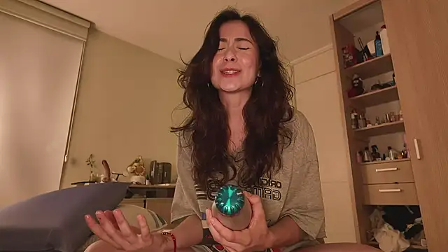 Snapshot of juanasnz99 chatting on 5, 7, 2026 juanasnz99 online show from 5, 7, 2026