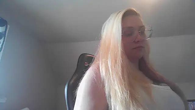 Snapshot of Lalalynn chatting on 24, 5, 2026 Lalalynn online show from 24, 5, 2026