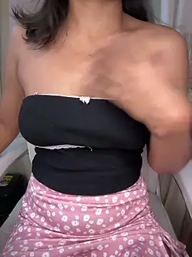 LeisyXO online show from 20, 2, 2025