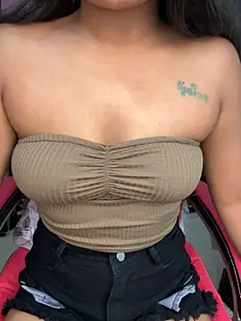 LeisyXO online show from 3, 11, 2025