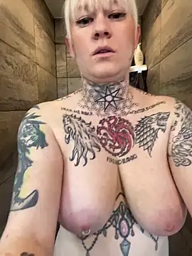 Snapshot of poussichienne chatting on 3, 3, 2025 poussichienne online show from 3, 3, 2025