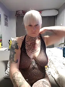 Snapshot of poussichienne chatting on 24, 9, 2025 poussichienne online show from 24, 9, 2025