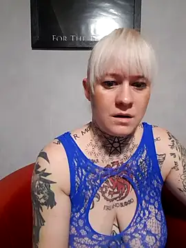 Snapshot of poussichienne chatting on 29, 10, 2025 poussichienne online show from 29, 10, 2025