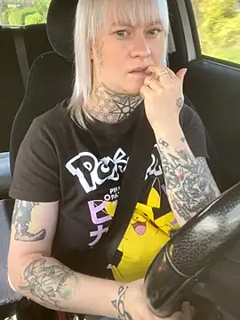 Snapshot of poussichienne chatting on 13, 9, 2025 poussichienne online show from 13, 9, 2025