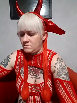 Snapshot of poussichienne chatting on 30, 10, 2025 poussichienne online show from 30, 10, 2025